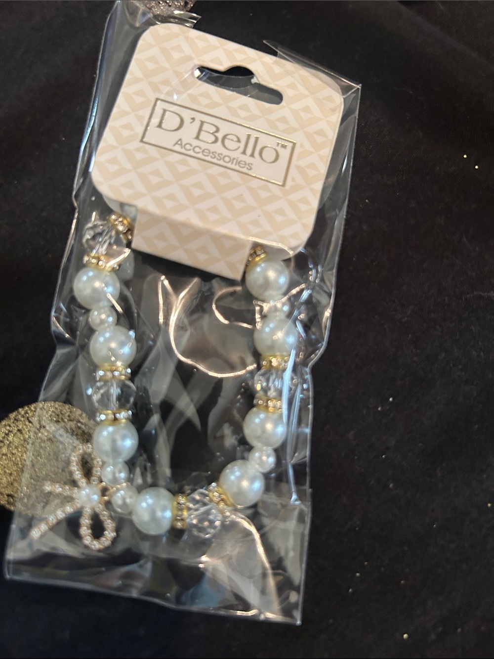 D'Bello White Pearl & Gold Accent Bracelet